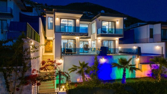 Villa Mulberry Violet
